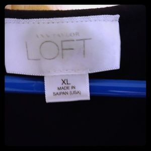 Black twist front tank shirt